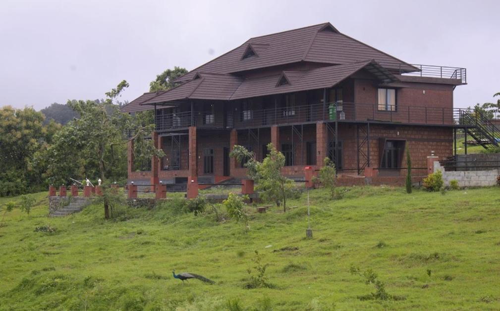 Misty Valley Resort Varagampadi Ngoại thất bức ảnh