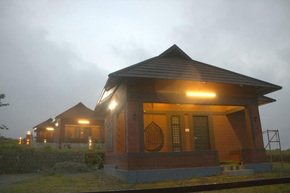 Misty Valley Resort Varagampadi Ngoại thất bức ảnh